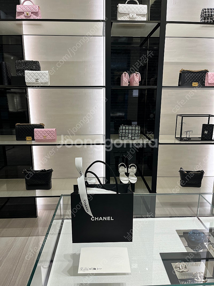 샤넬 클래식 금장 카드지갑 새상품--0